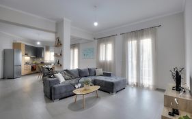 Aeraki Apartment
